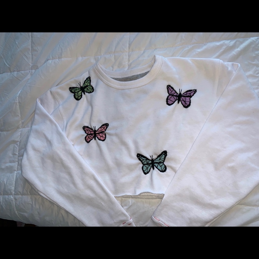 Cropped butterfly sweatshirt
